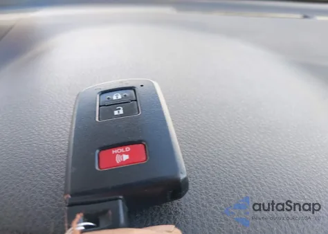 2018 Toyota Rav4 Xle z USA, uszkodzony, nr VIN JTMWFREVXJJ151537